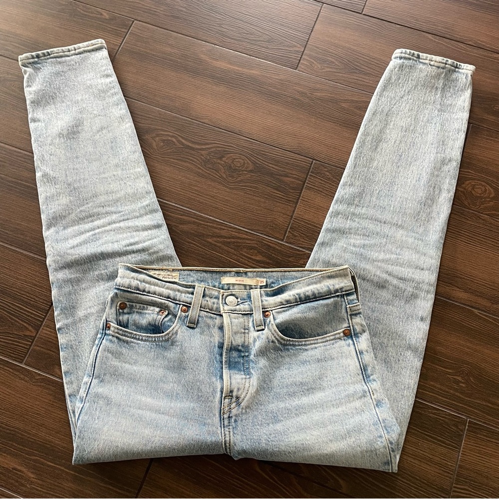 Levi’s Wedgie Straight Fit Women’s Jeans - Size 25
